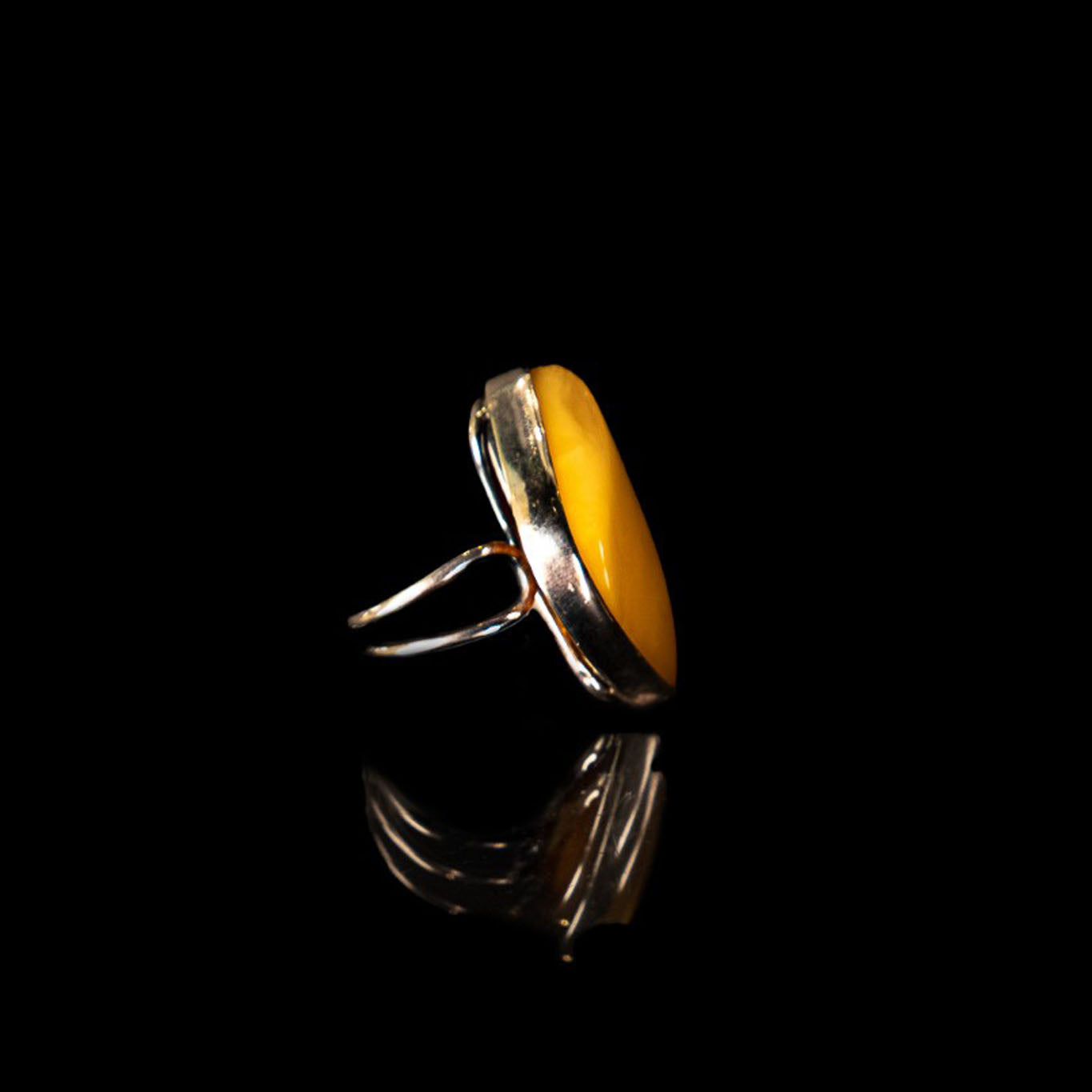 Antique Amber Ring